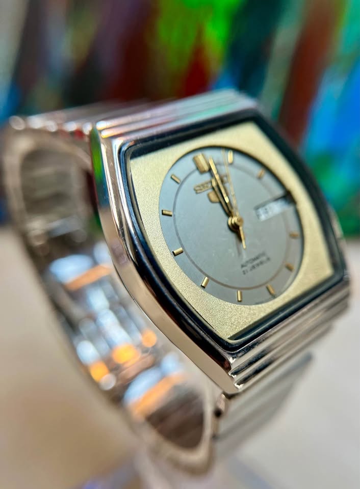 Vintage Seiko 5 TV Dial 21 Jewel Movement